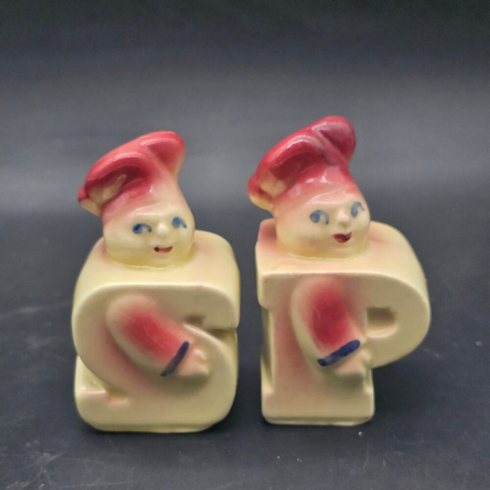 Shawnee Pottery Chef Cook Salt and Pepper Shakers Vintage Pottery